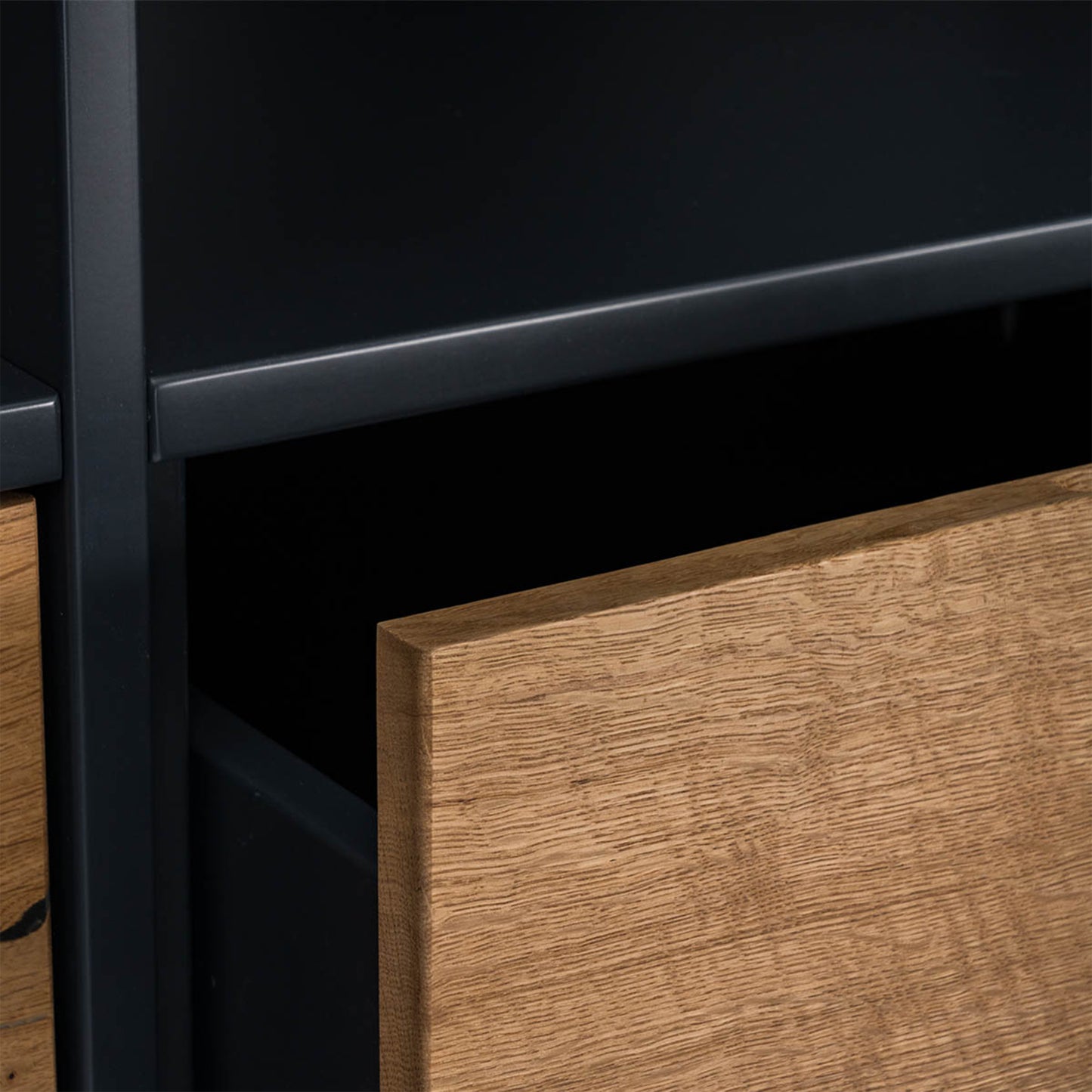 Vitrine „Petar" anthracite