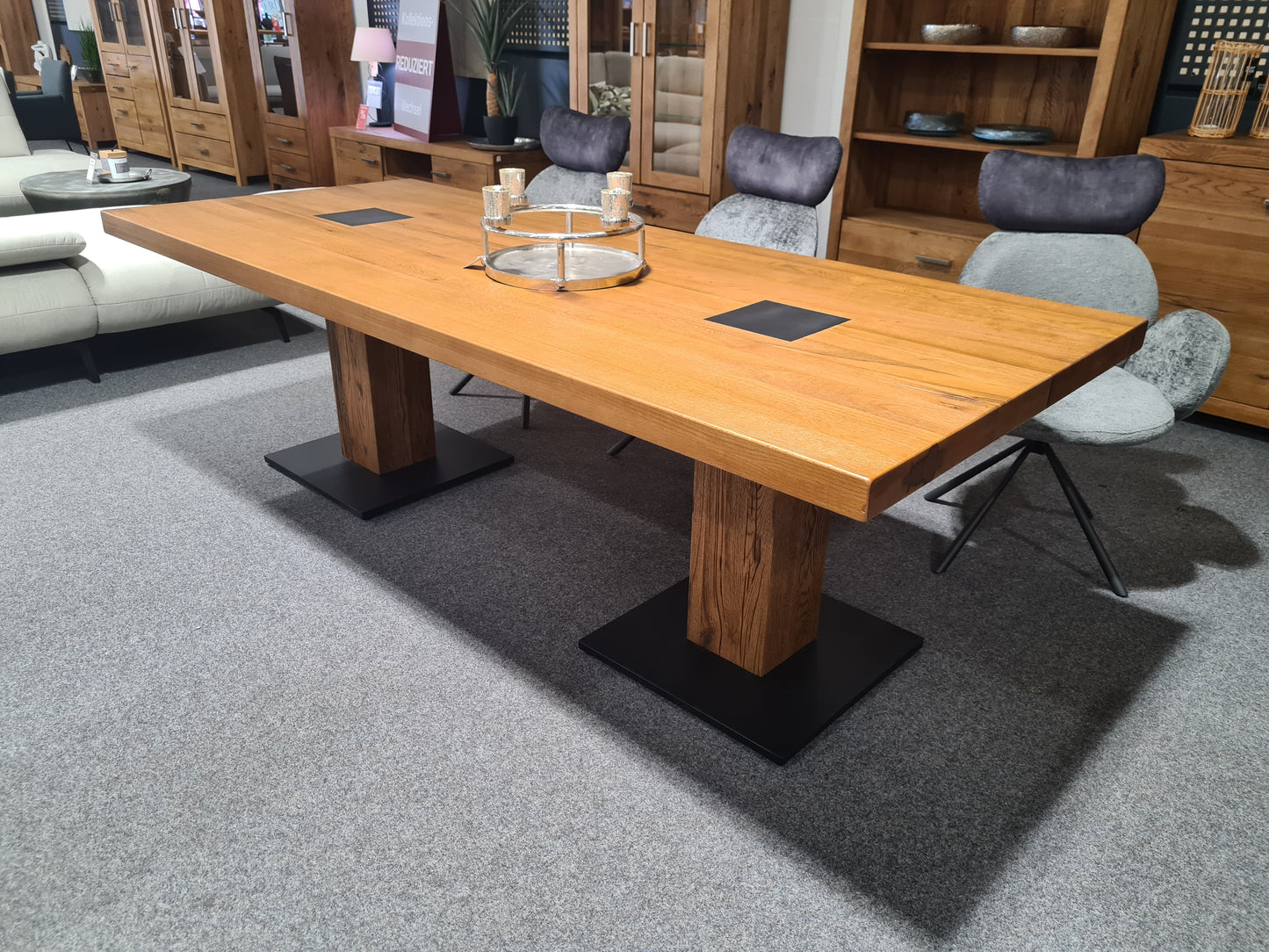 Esstisch aus Balkeneiche 6 ( 3+3 ) cm aufgedoppelt aus dem Hause Niehoff