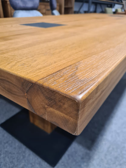 Esstisch aus Balkeneiche 6 ( 3+3 ) cm aufgedoppelt aus dem Hause Niehoff