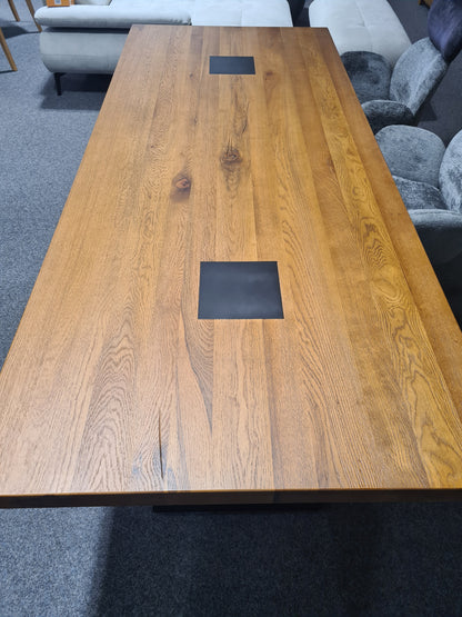 Esstisch aus Balkeneiche 6 ( 3+3 ) cm aufgedoppelt aus dem Hause Niehoff