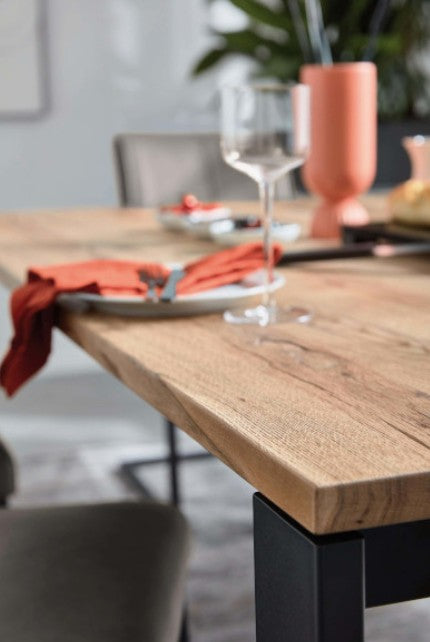 Niehoff Sitzmöbel Esstisch Thabea  in Balken - und Charaktereiche