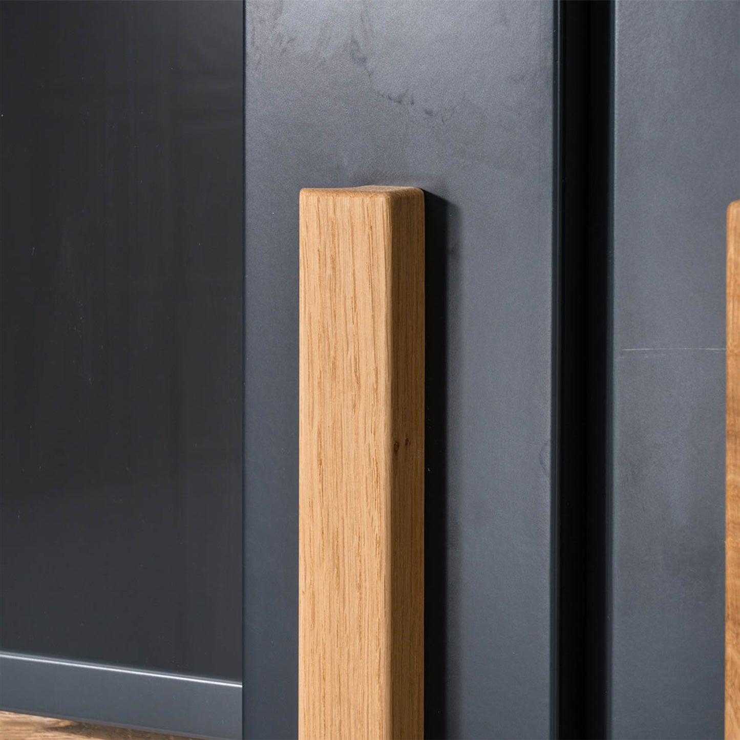Vitrine „Petar" anthracite