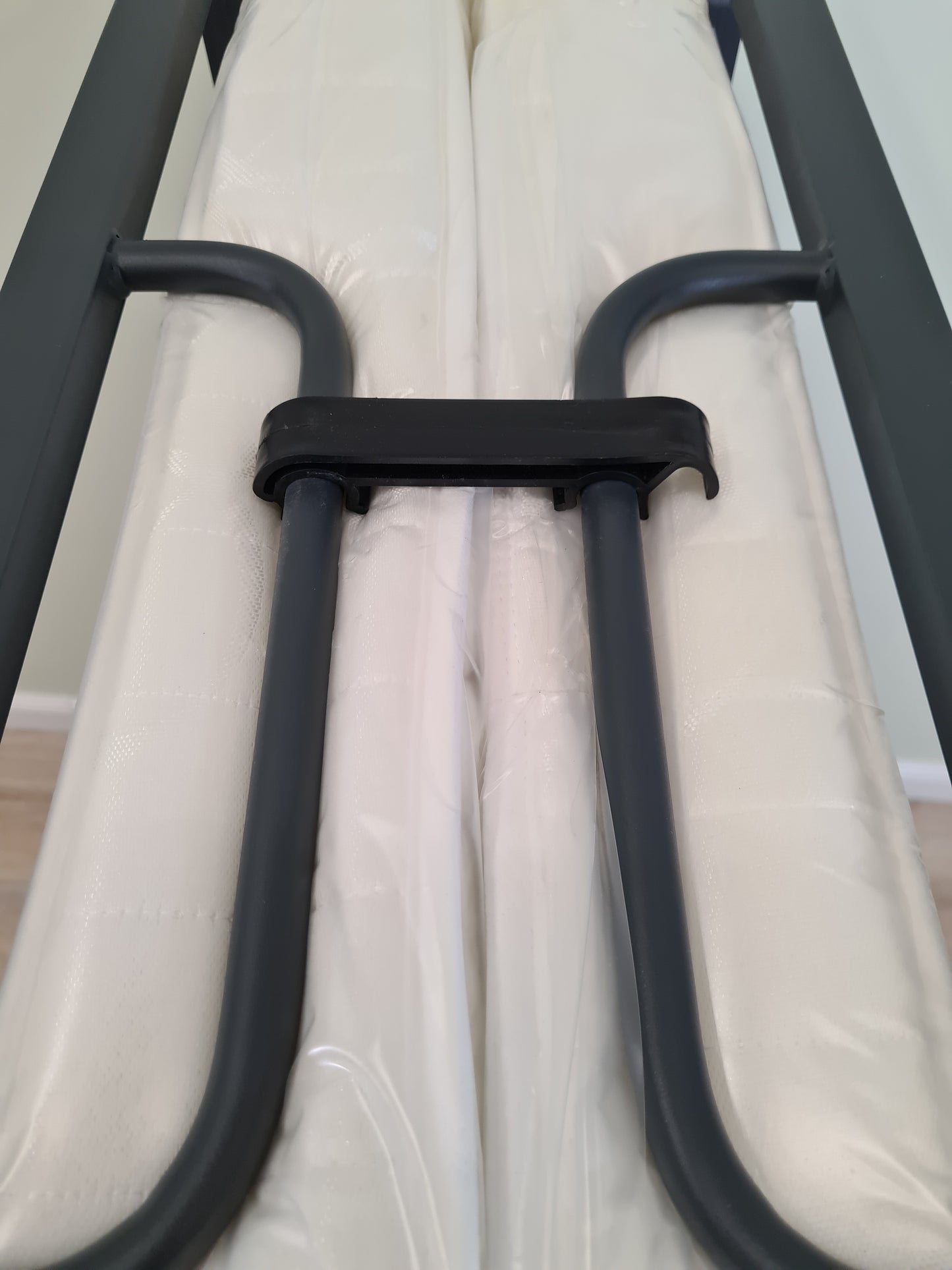 Gästebett, Klappbett,  Reisebett, komfortabel , 90 x 200 cm mit Lattenunterfederung