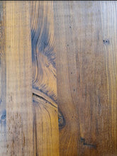 Laden Sie das Bild in den Galerie-Viewer, Massivholz Tischplatten aus alter Eiche
