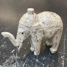 Laden Sie das Bild in den Galerie-Viewer, Elefant aus Holz geschnitzt weiß - 3 Größen
